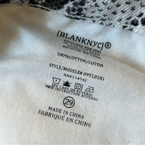 BlankNYC Skirt Womens 29 Black White Snakeskin Python Print Denim Mini Cotton - Picture 5 of 9